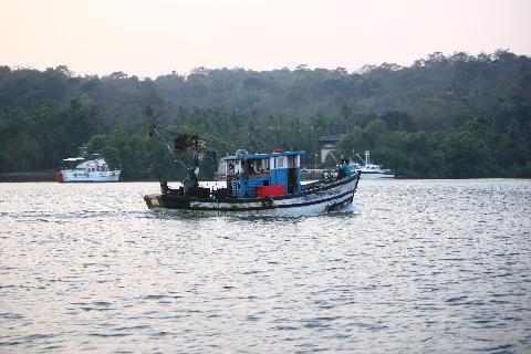 Boat Cruise in Goa - Download Goa Photos